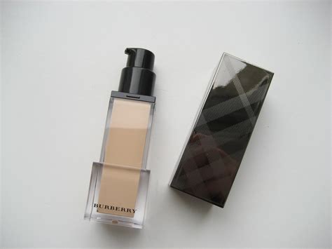 burberry sheer foundation pantip|ช่วยเลือกหรือแนะนำรองพื้นหน่อยค่ะ ตอนนี้ลังเล Burberry Sheer .